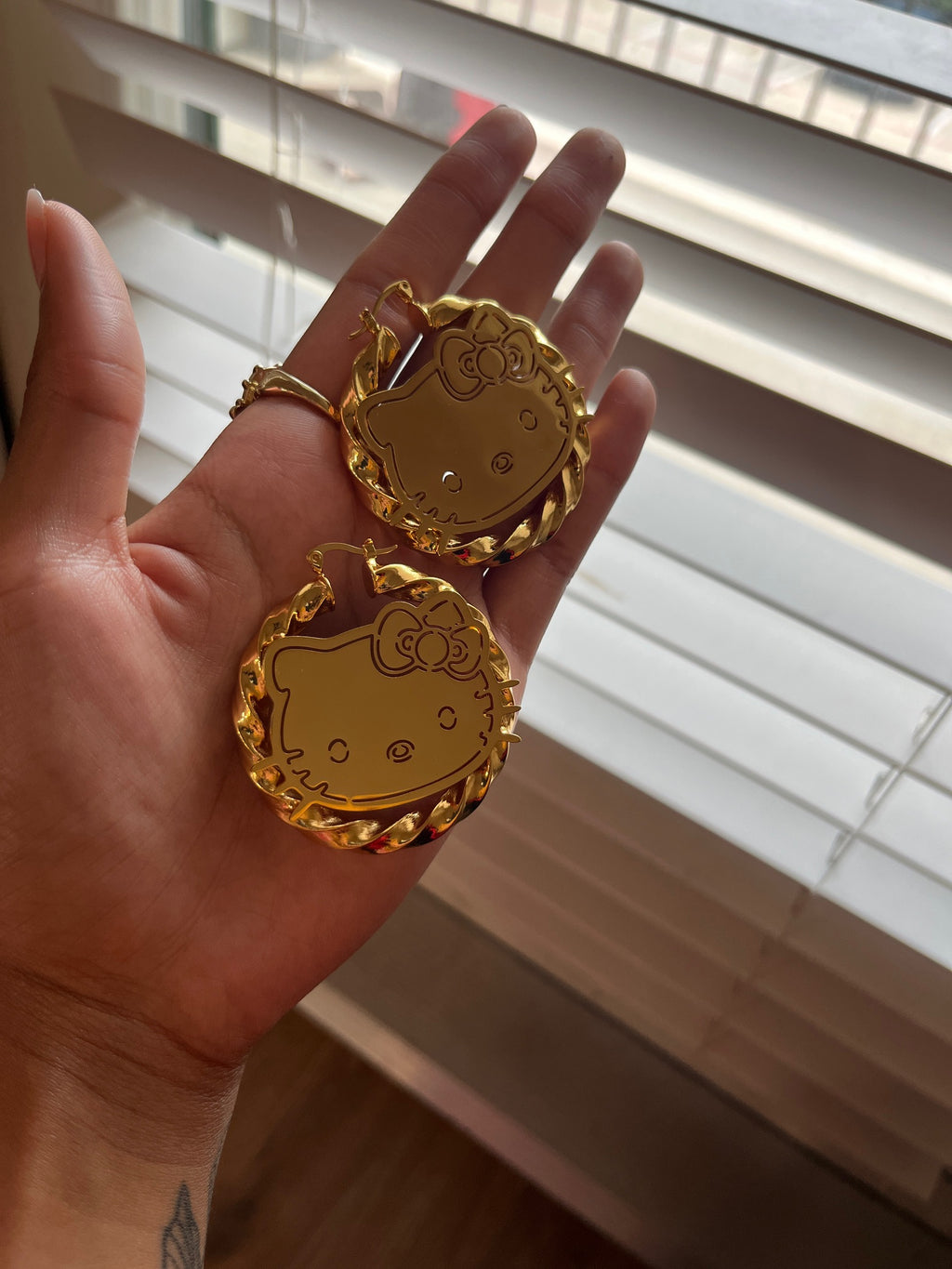 Hello Kitty Hoops